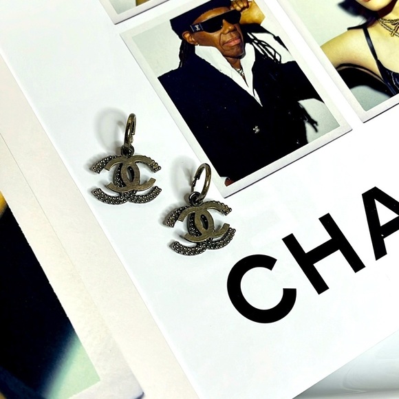 CHANEL Jewelry - CHANEL VINTAGE METAL EARRINGS